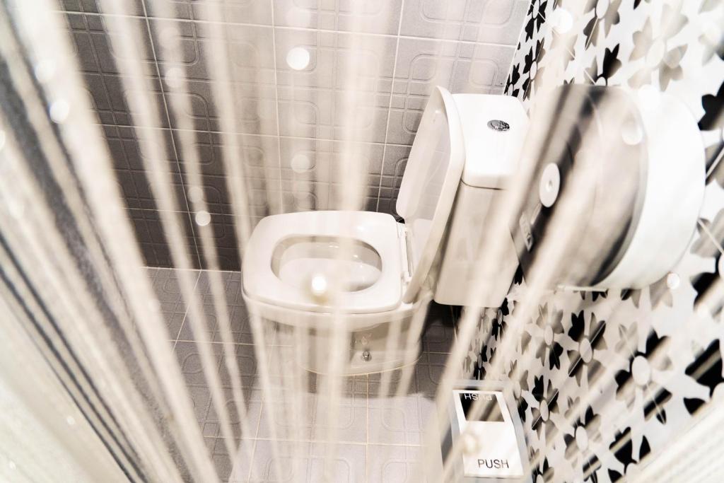 The LOL Elephant Hostel - 12