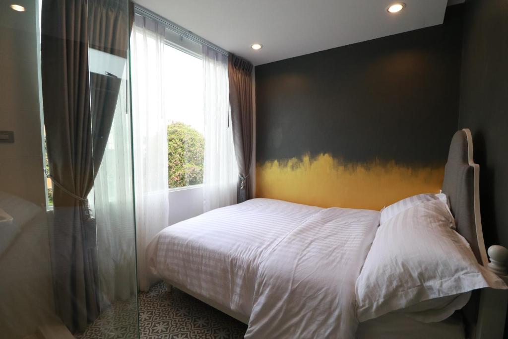 The LOL Elephant Hostel - 3