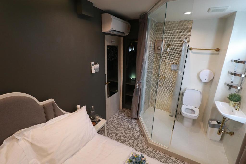 The LOL Elephant Hostel - 4