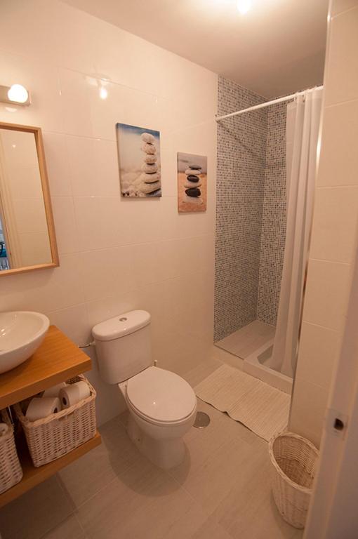 Kúpeľňa v ubytovaní Luminoso y fresco apartamento en 2ª línea de playa
