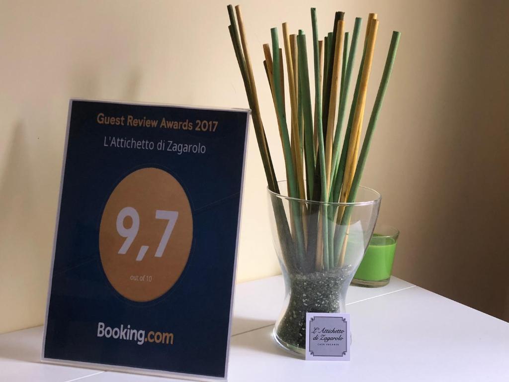 Certifikát, hodnocení, plakát nebo jiný dokument vystavený v ubytování L'Attichetto di Zagarolo