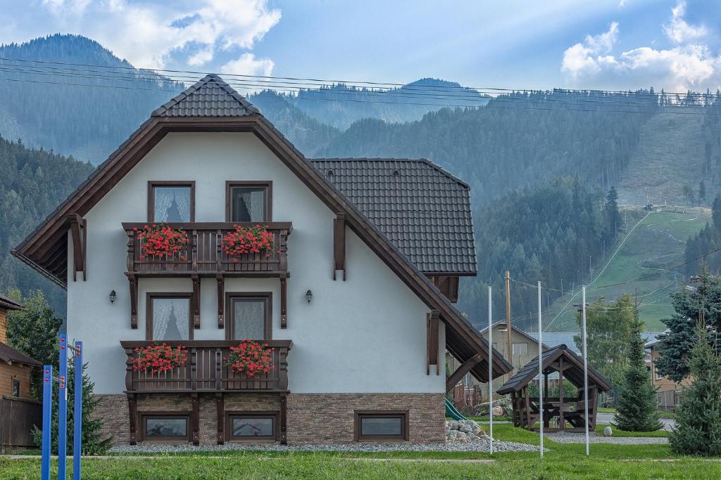 Nespecifikovaný výhled na hory nebo výhled na hory při pohledu z apartmánu