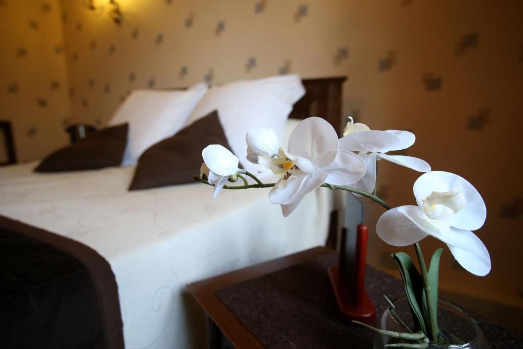 Le Robinson - Dreibettzimmer Mit Gartenblick