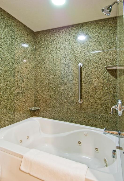 Holiday Inn Express & Suites Oro Valley-Tucson North by IHG photo