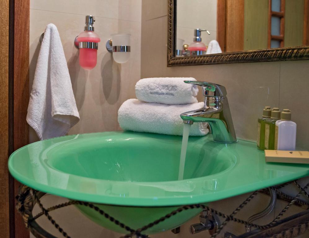 Ionas Boutique Hotel - 8