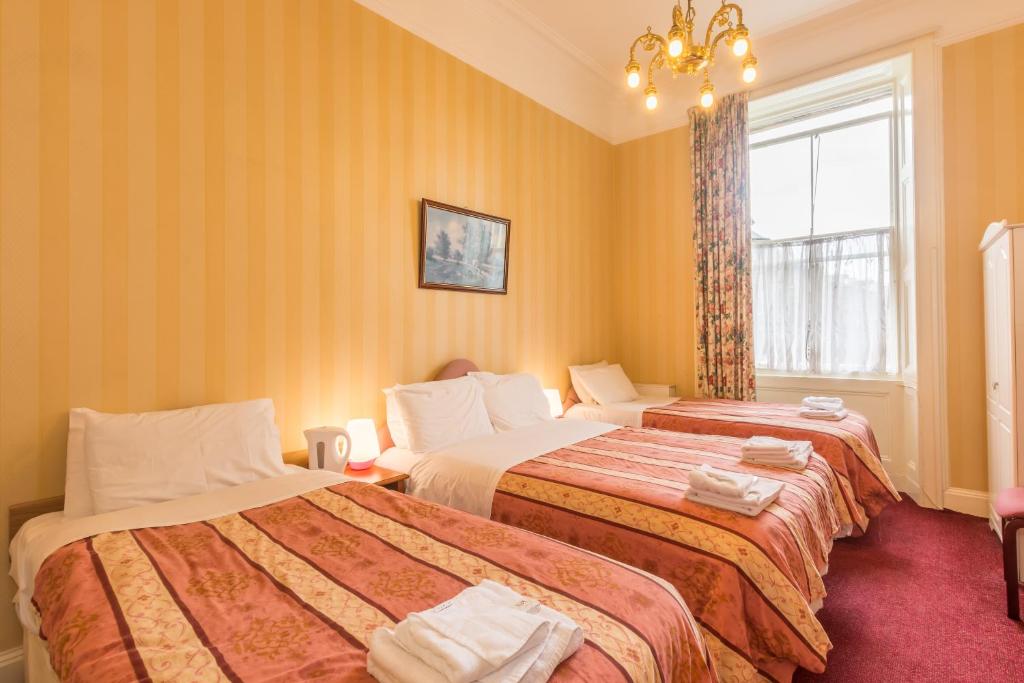 Menzies Guest House - Family Room (4 Adults)
