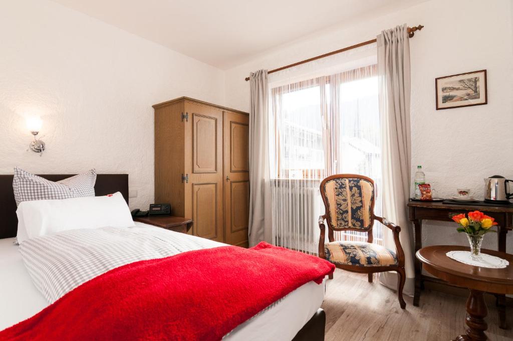 Postel nebo postele na pokoji v ubytování Hotel Effland -Sauna -Pool