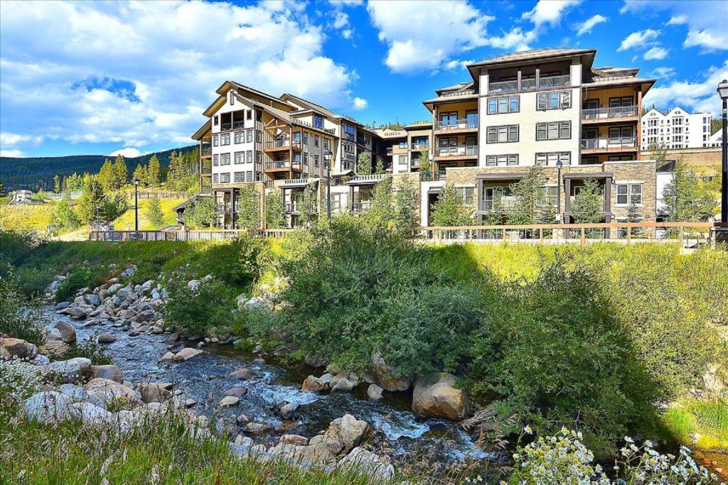 Resort Base Village Ski In Ski Out Luxury Condo #4475 With Huge Hot Tub & Great Views - FREE Activities & Equipment Rentals Daily imagen principal.