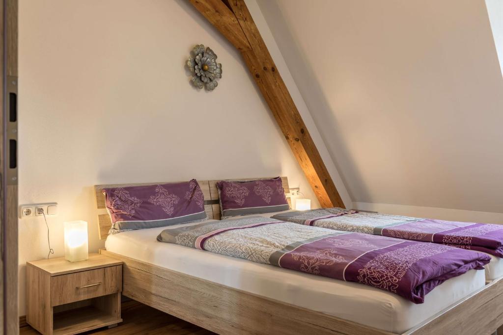 Postel nebo postele na pokoji v ubytování Ferienwohnung Zetzl