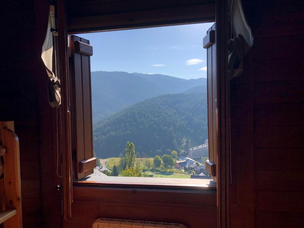 A general mountain view or a mountain view taken from the holiday home