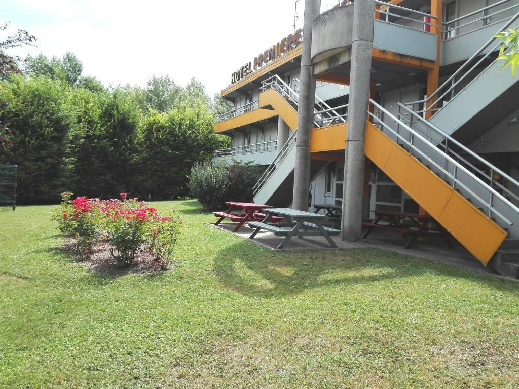 Zahrada ubytování Premiere Classe Grenoble Sud - Gieres Universite