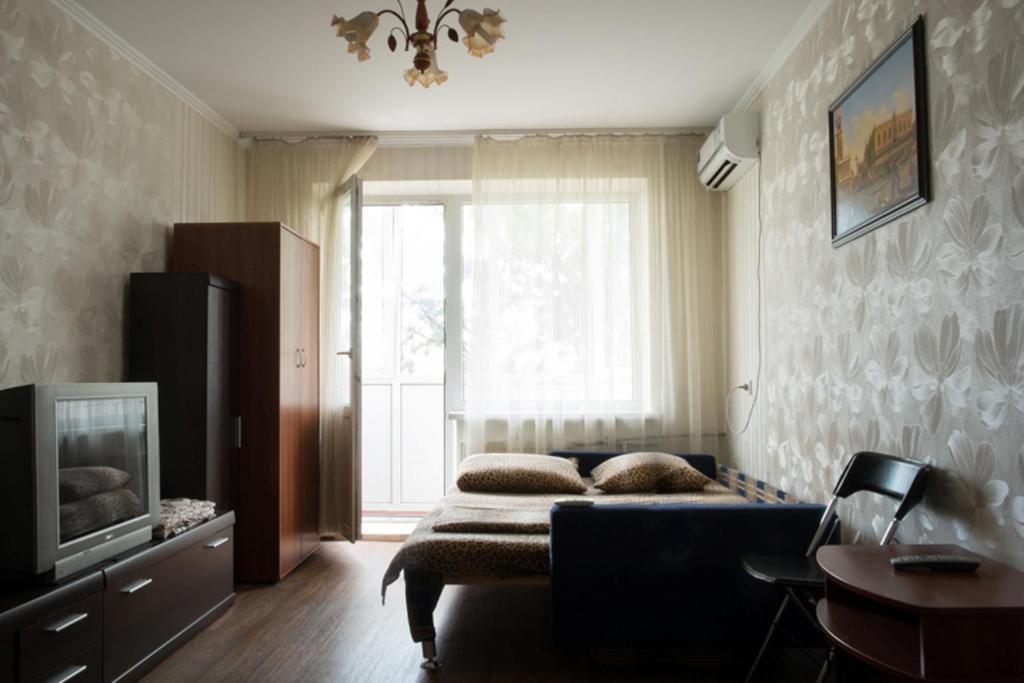 Μια τηλεόραση ή/και κέντρο ψυχαγωγίας στο Квартира недалеко от метро Оболонь