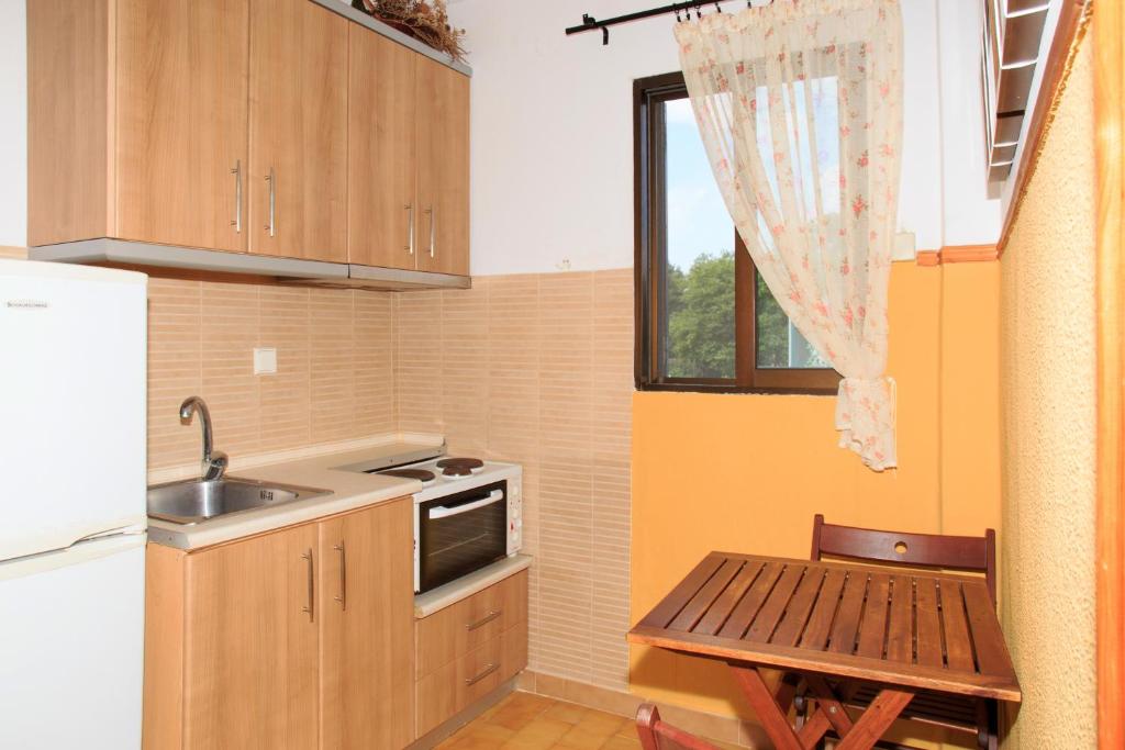 Kuchyň nebo kuchyňský kout v ubytování Emi House