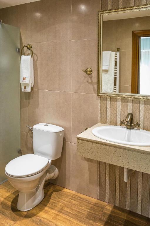 Villa Sintica - Chambre Double Deluxe (2 Adultes + 1 Enfant)