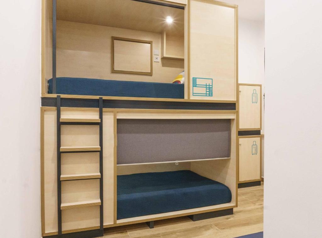 TAKE SURF Hostel Conil - Bed In 4-Bed Mixed Dormitory Room