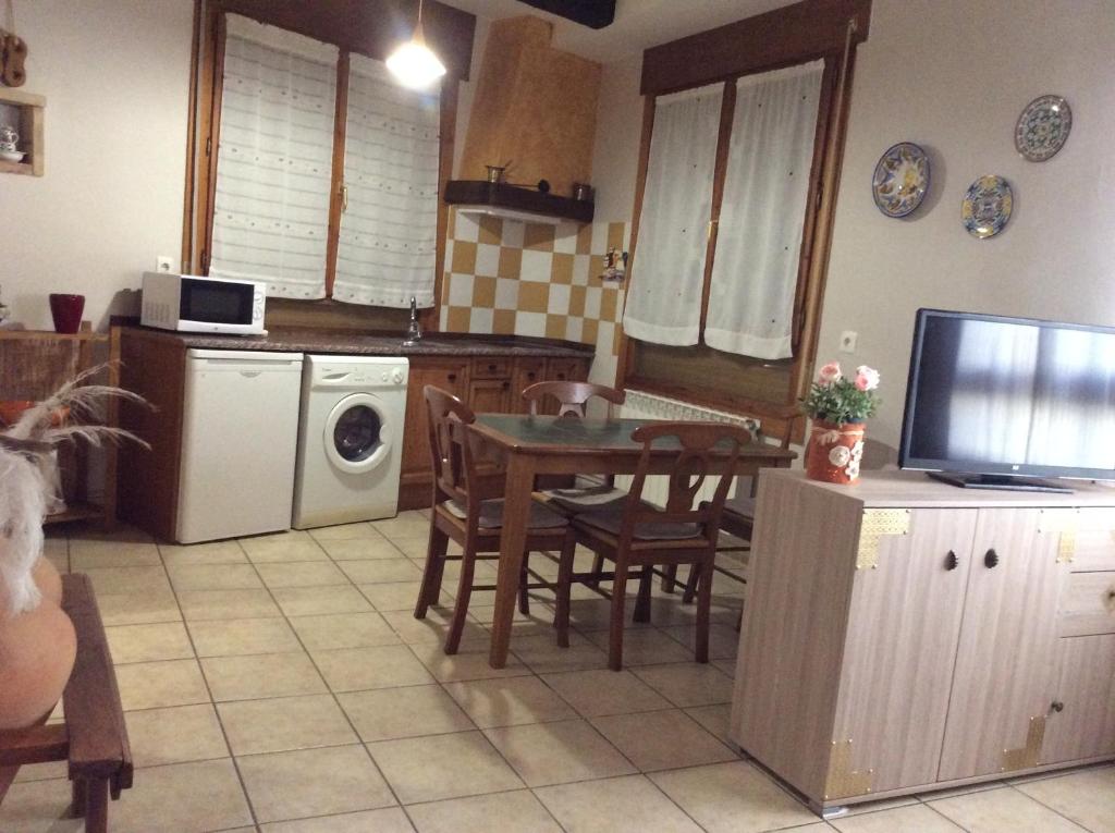 Kuchyň nebo kuchyňský kout v ubytování Apartamento Rural Castildetierra