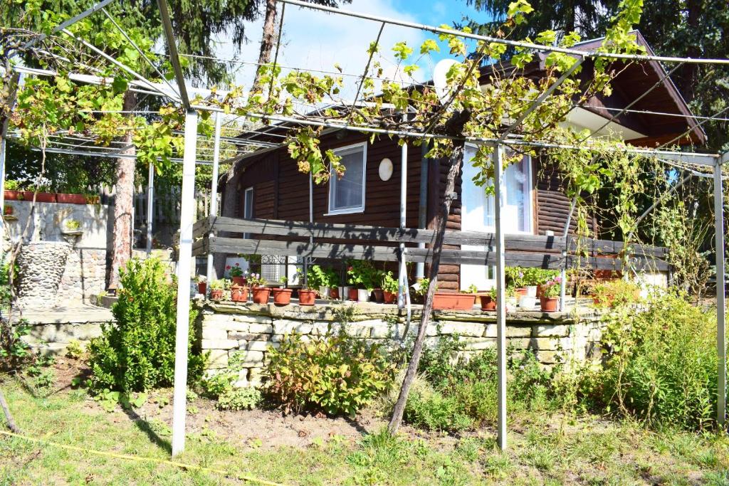 A garden outside Holiday Home Vilata