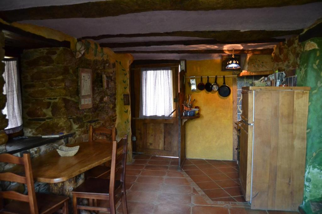 Kuchyň nebo kuchyňský kout v ubytování Louteiro de las Médulas