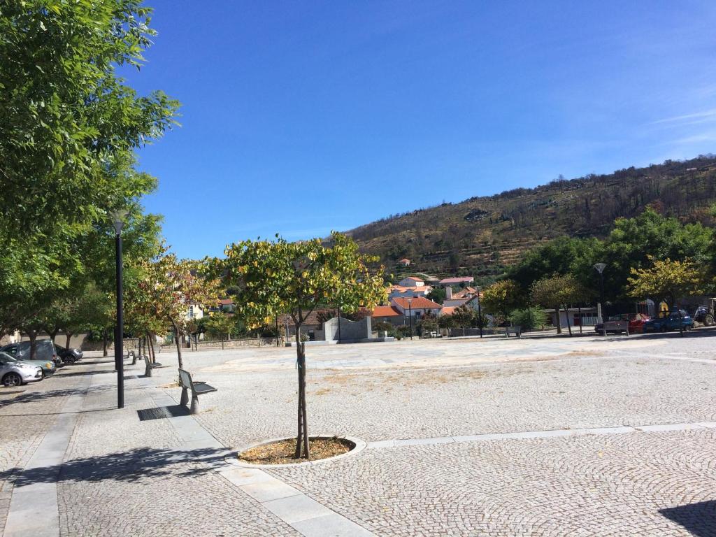 Uma vista geral da montanha ou uma vista da montanha a partir do apartamento