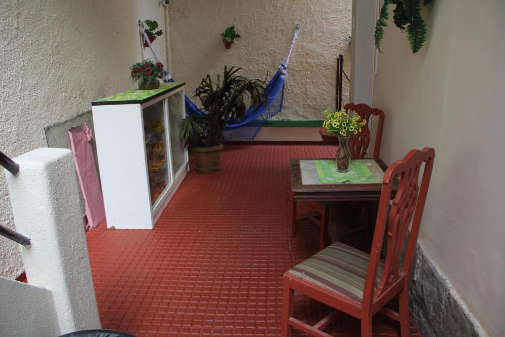  DS Hostel