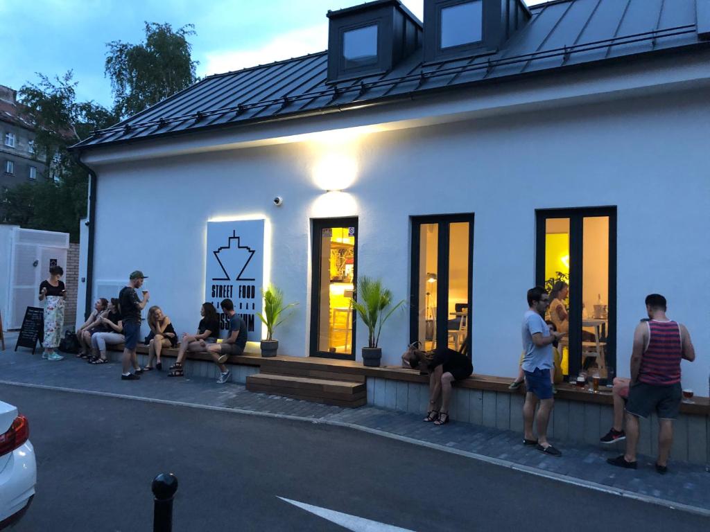 Street Food Possonium Apartments vendégei