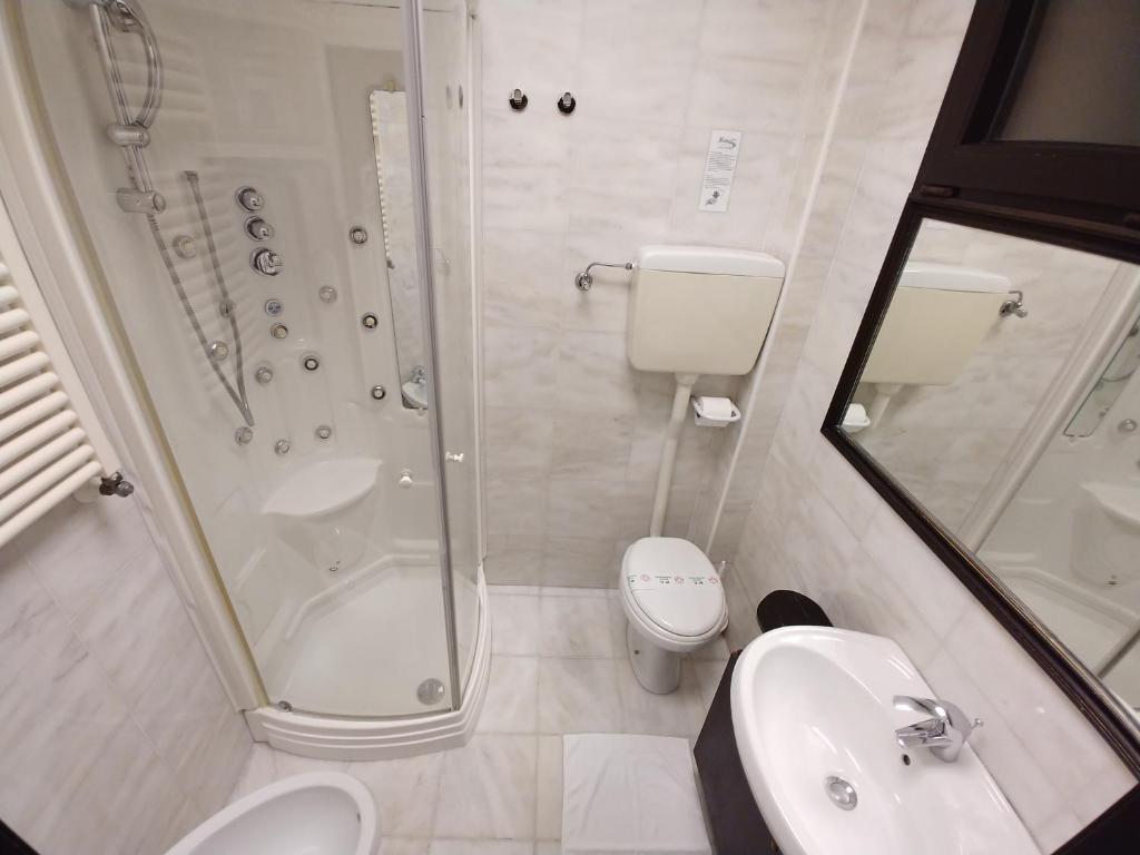 Koupelna v ubytování Hotel Memory