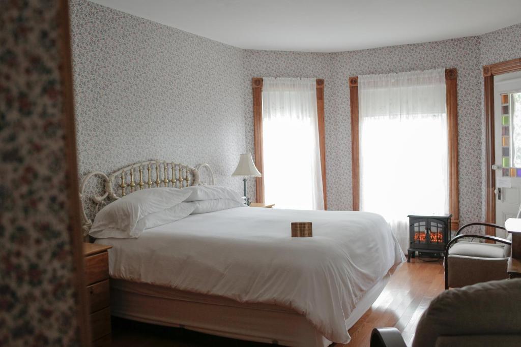 Postel nebo postele na pokoji v ubytování Albergo Allegria Hotel & Breakfast Restaurant
