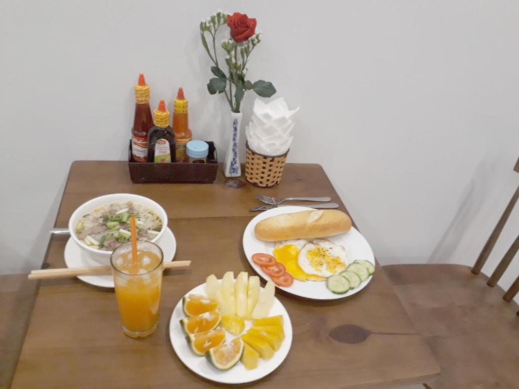 Đồ ăn tại/gần nhà khách