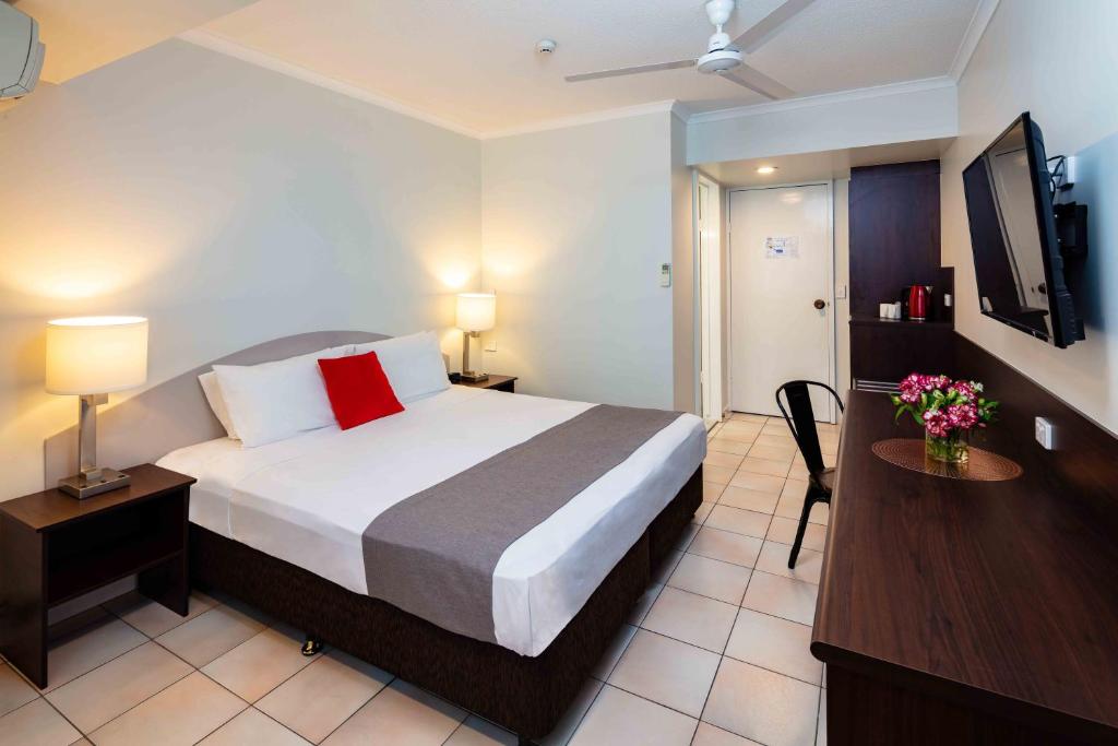Postel nebo postele na pokoji v ubytování Hides Hotel