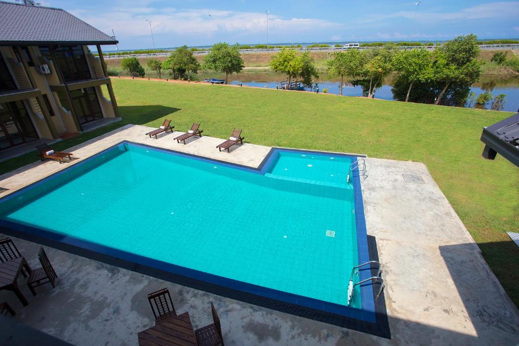 Bazén v ubytování Amora Lagoon Hotel nebo v jeho okolí