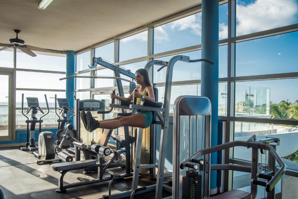Fitness centrum a/nebo fitness zařízení v ubytování Paradise Beach Hotel & Resort