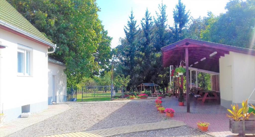 Zahrada ubytování Kristály Vendégház
