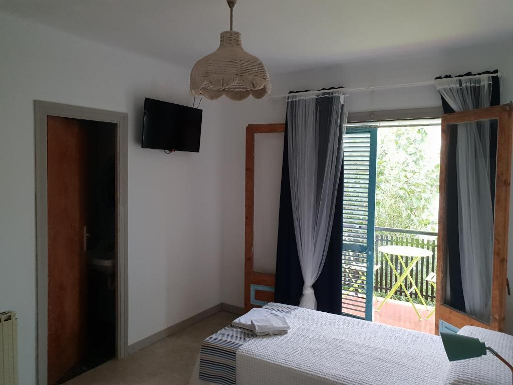 Hostal Santa Gemma - Twin Room With Terrace