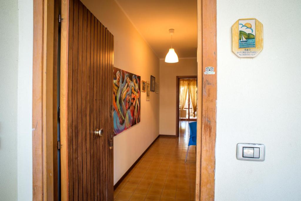 Zdjęcie z galerii obiektu BED AND BREAKFAST SAPORE DI MARE A 50 MT dalla SPIAGGIA w mieście Grottammare