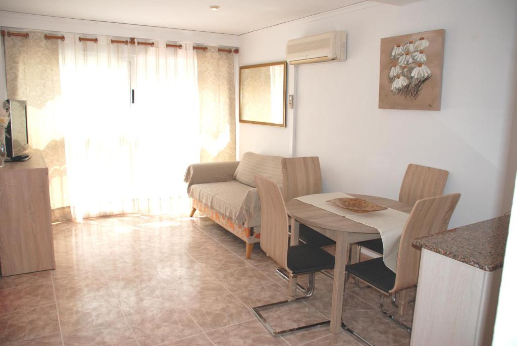 Posedenie v ubytovaní Apartamentos Inter Gandia Playa