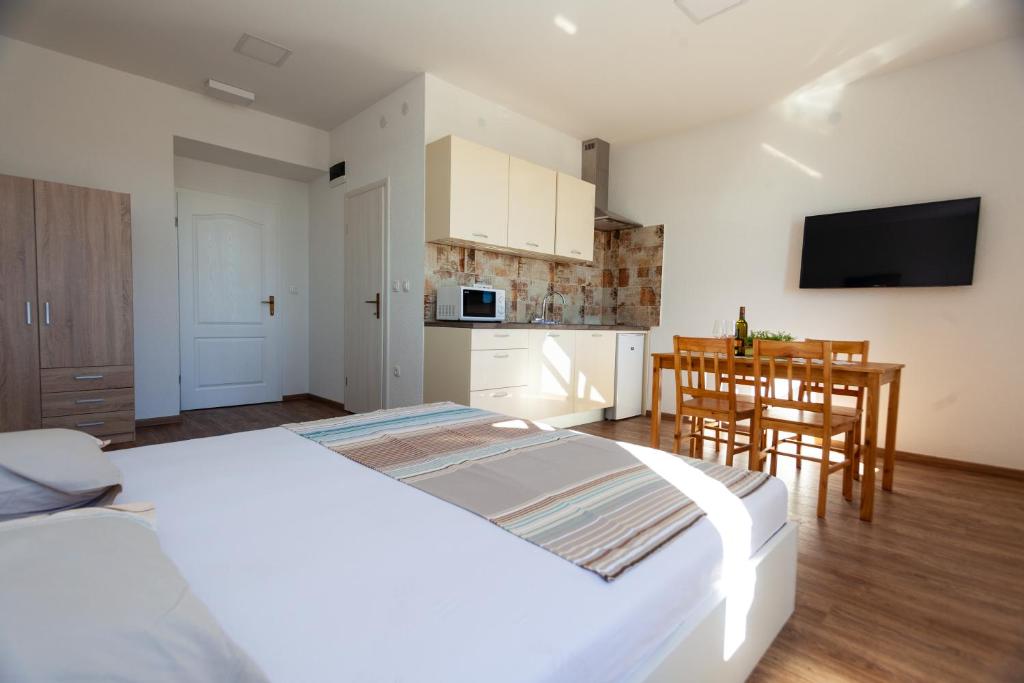 Lighthouse Rijeka - Deluxe Double Studio