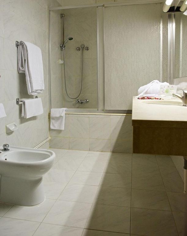 Koupelna v ubytování Hotel Europa