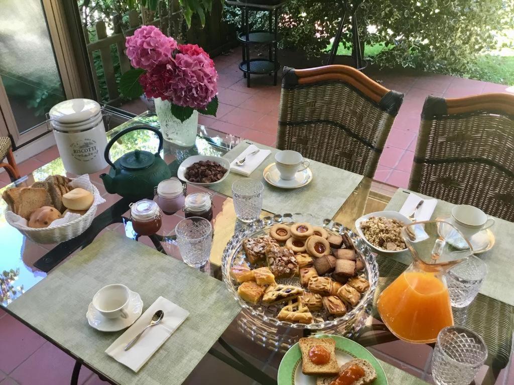 Jedlo v ubytovaní bed & breakfast alebo blízkom okolí