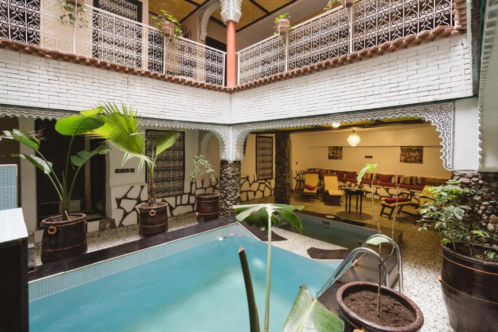Bazén v ubytování Riad Salma Restaurant Spa nebo v jeho okolí