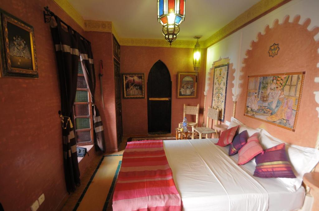 Un ou plusieurs lits dans un hébergement de l'établissement Riad Basma Marrakech