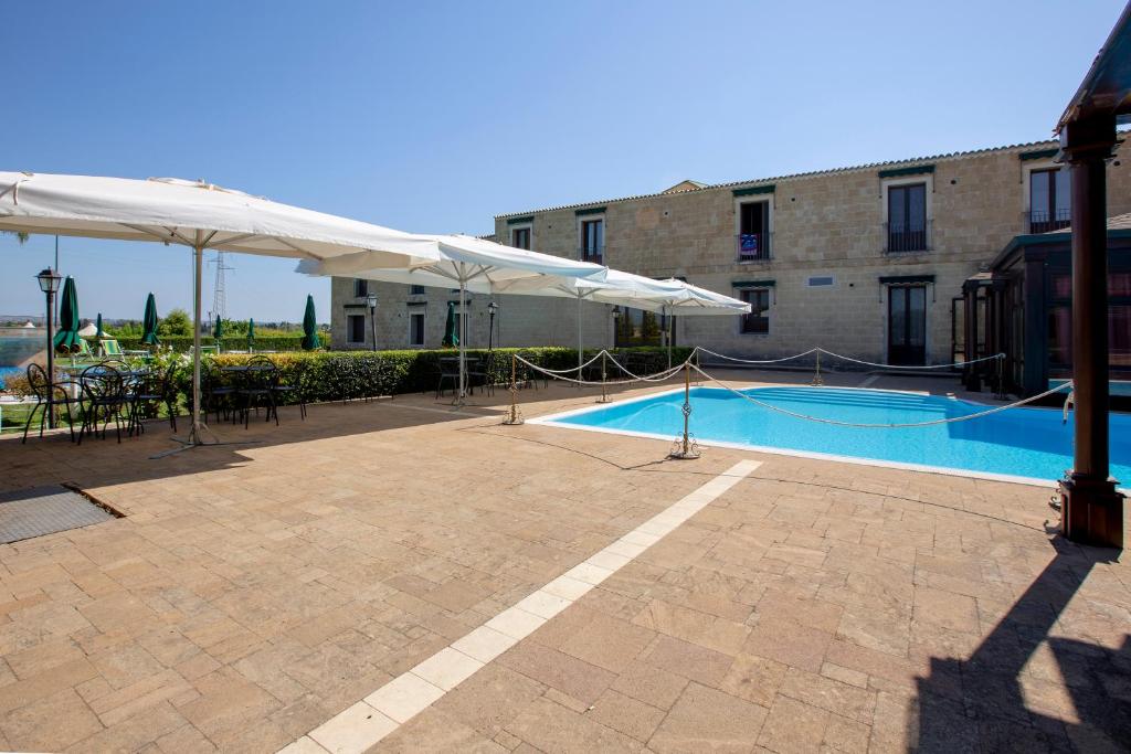 Bazén v ubytování Hotel Il Podere nebo v jeho okolí