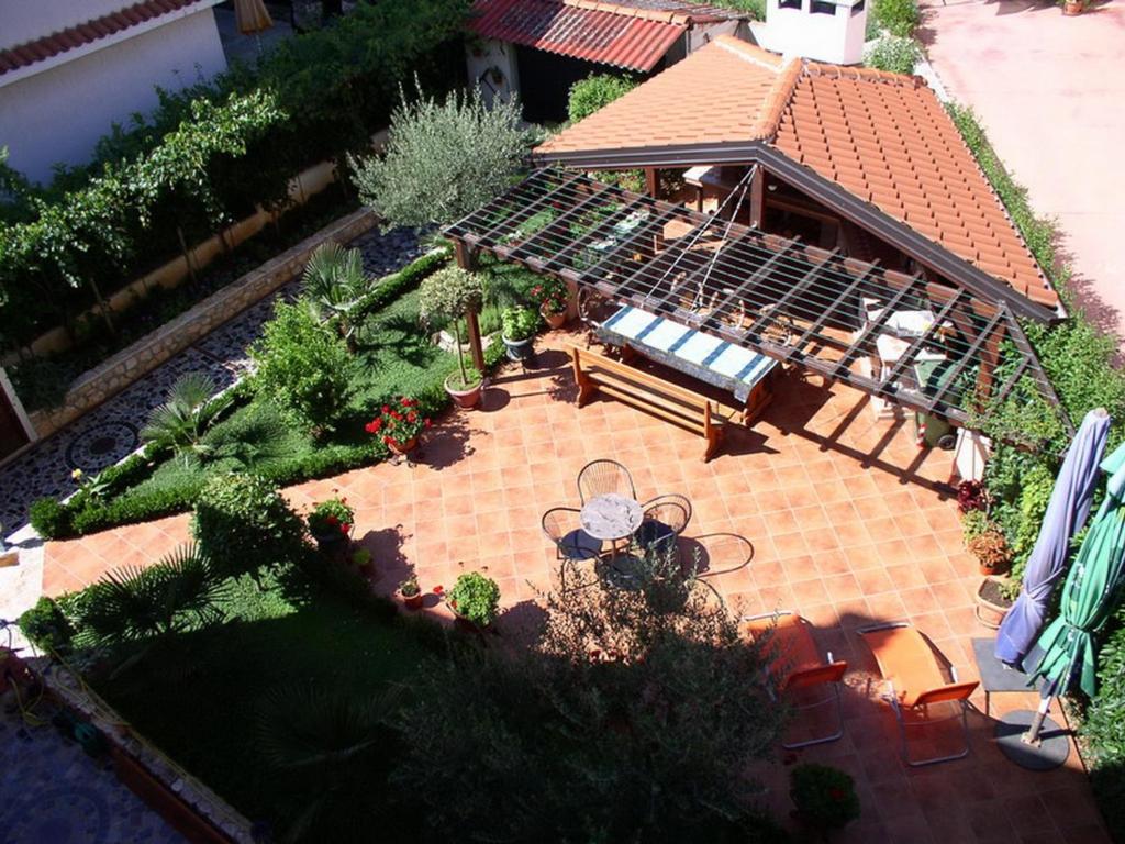 Ogród w obiekcie Apartments Villa Amfora