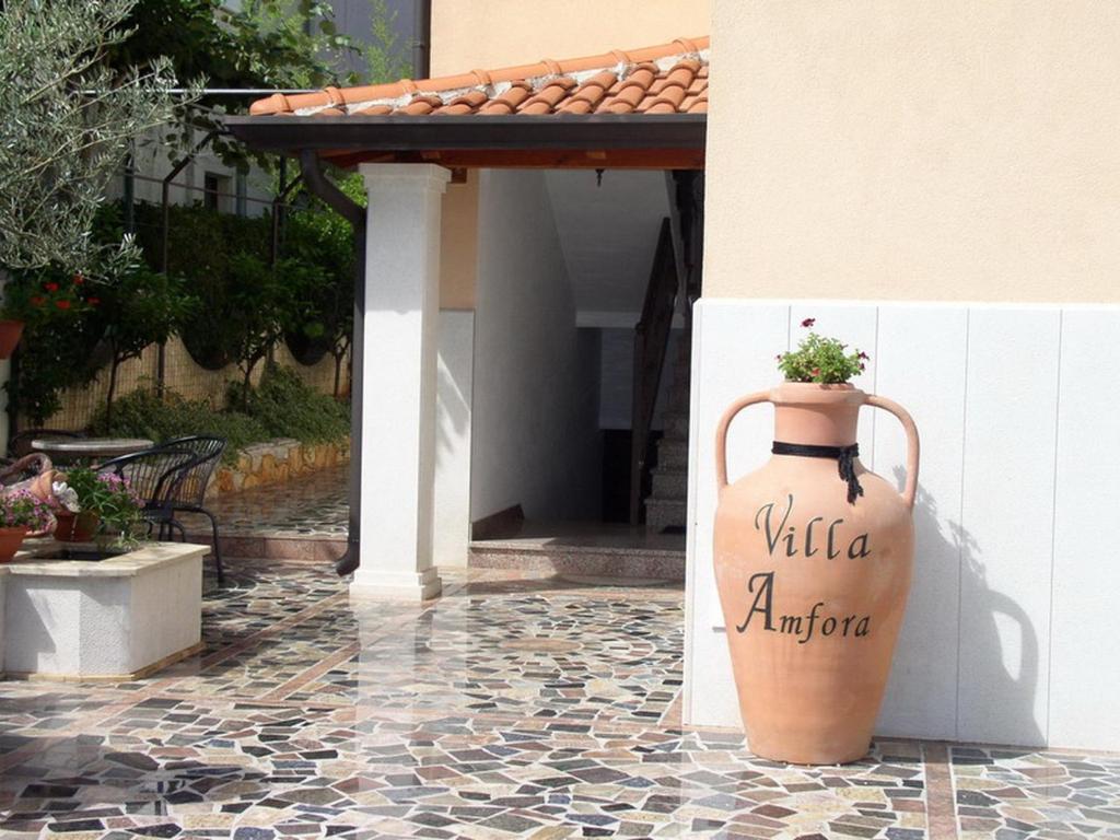 Zdjęcie z galerii obiektu Apartments Villa Amfora w Rovinj