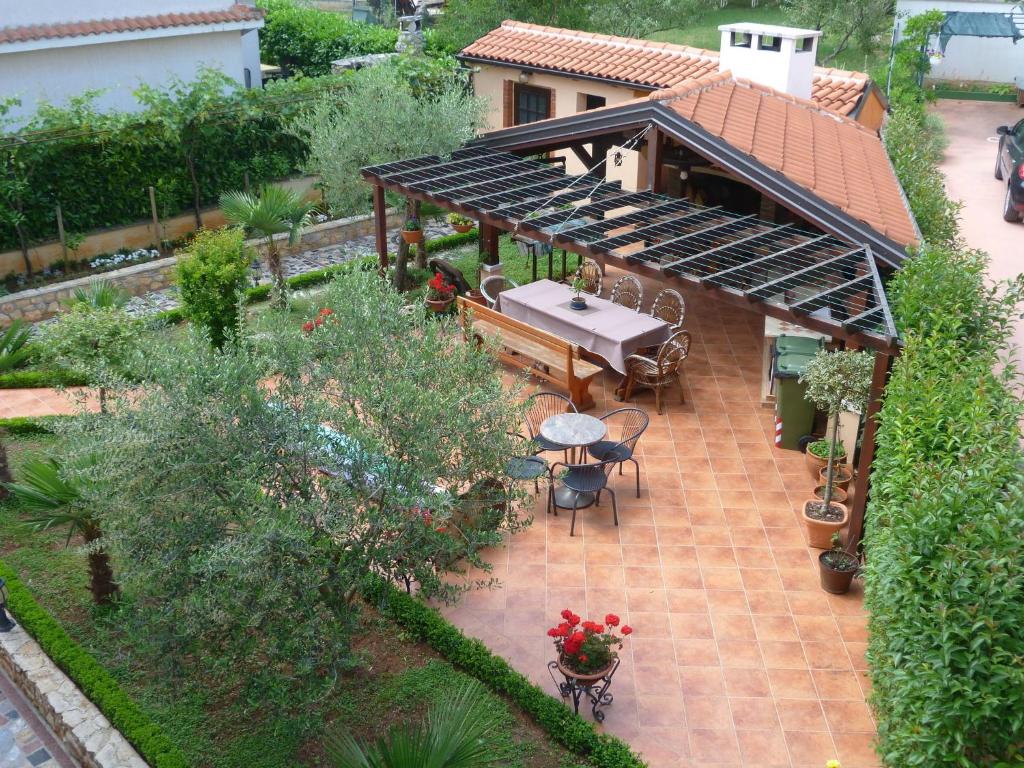 Ogród w obiekcie Apartments Villa Amfora