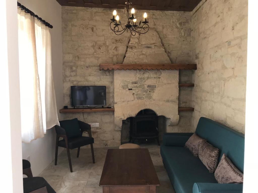 Omodos Katoi Holiday Homes - Casa Con Due Camere Da Letto Con Camino
