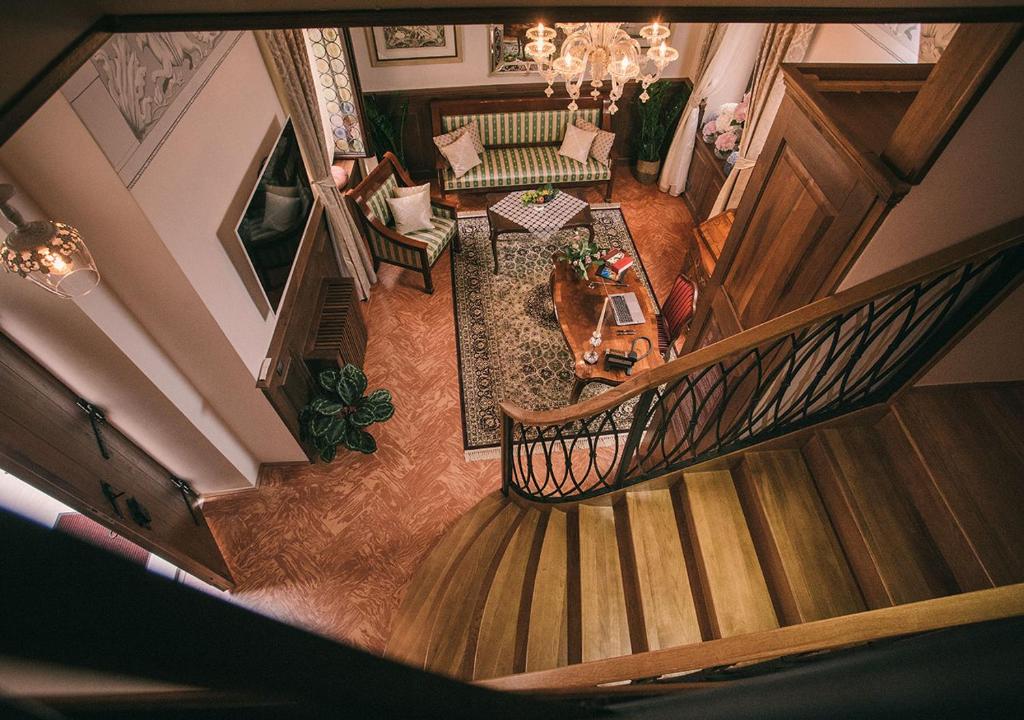 an overhead view of a staircase in a living room at Heritage Hotel Cardo in Split