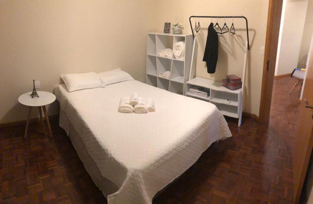  APARTAMENTO CENTRAL C/ VISTA PARA O VALE DOS VINHEDOS