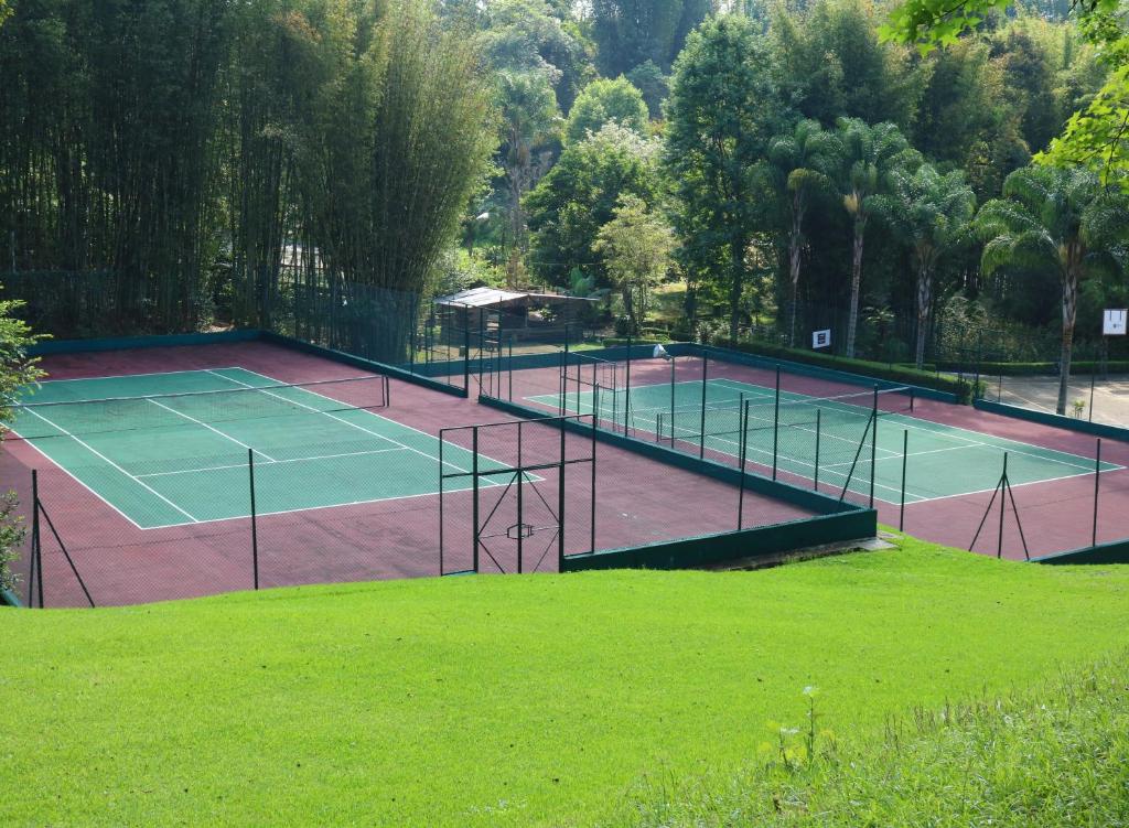 Tenis a/nebo squash v ubytování Mision Los Cocuyos Alta Montana nebo okolí