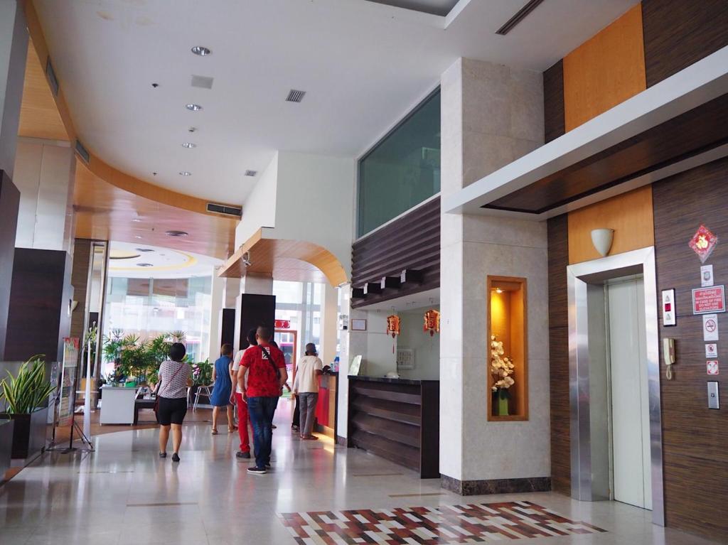 Golden Crown Grand Hotel - Resim 7