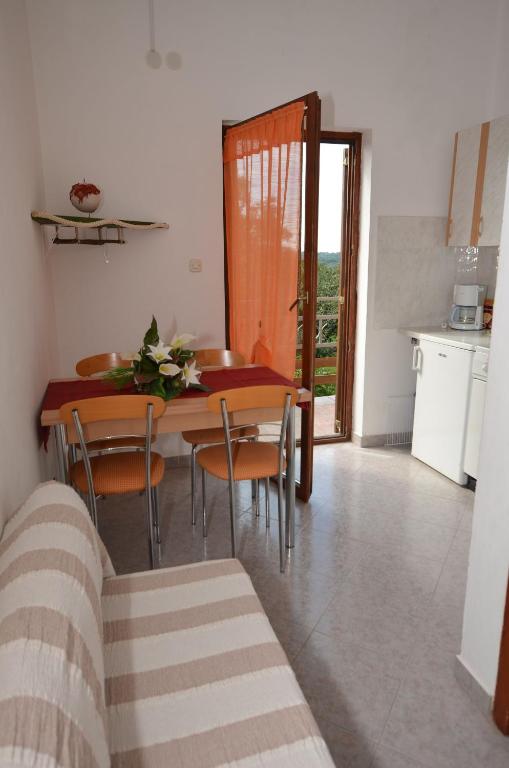 Kuchyň nebo kuchyňský kout v ubytování Apartments Josip